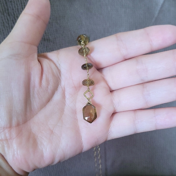 Mossy Green Quartz Pendant Necklace - Picture 12 of 16